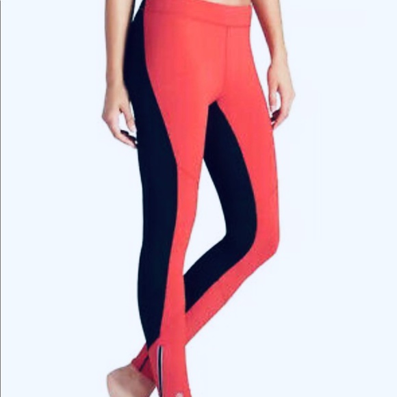 Athleta NWOT Homestretch Run Tight Size Small - Picture 2 of 14